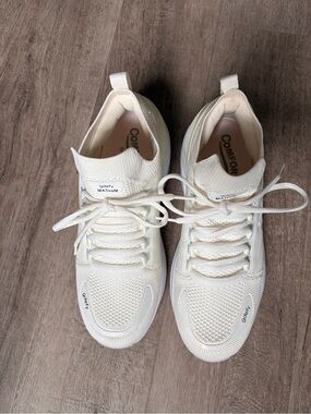 GDefy MATeem Knit Lace-Up Sneakers in Off-White Women’s size 9.5